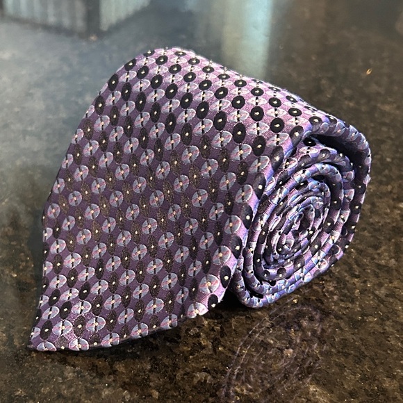EXPRESS Tie 100% Italian Silk Lavender & Blue Geometric 58.5"L x 3.75"W USA Made - Picture 1 of 8